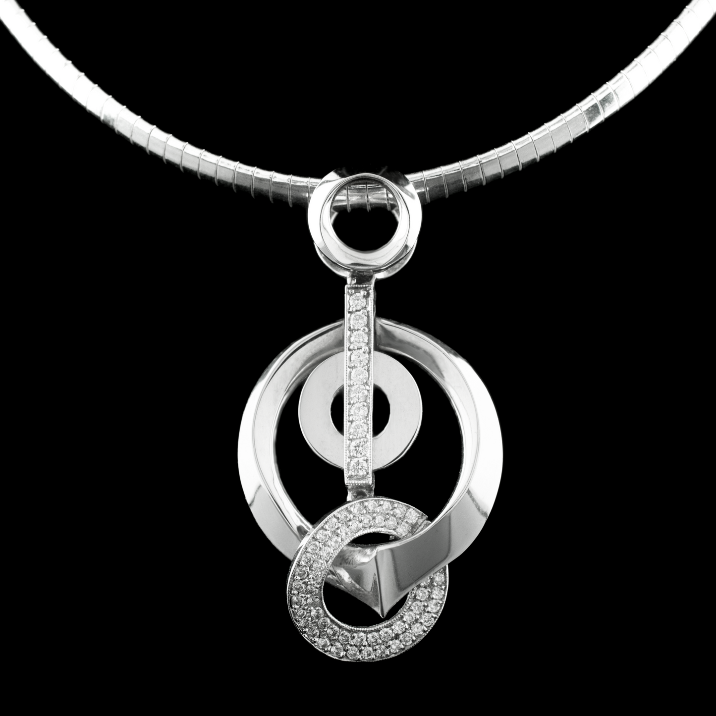 The Interlocking Pendant