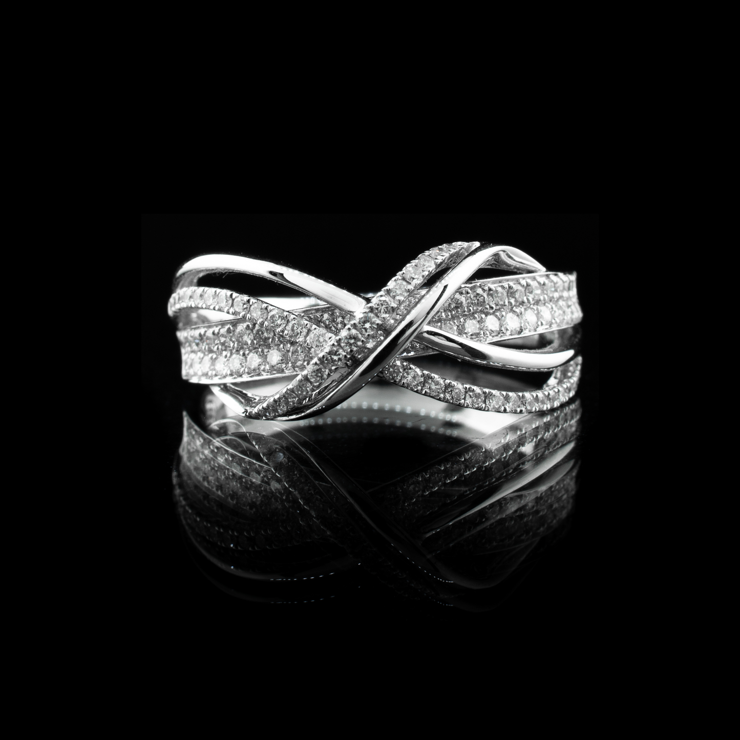 The Interlaced Infinity Ring